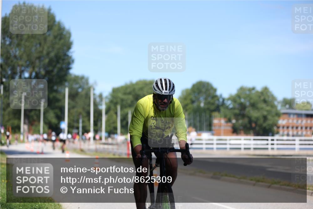 17.08.2025 - KN Förde Triathlon 2025 Yannick Fuchs http://msf.ph/oto/8625309 17.08.2025 11:47:15 Radfahren 365, 622, 623, 610, 622 meine-sportfotos.de