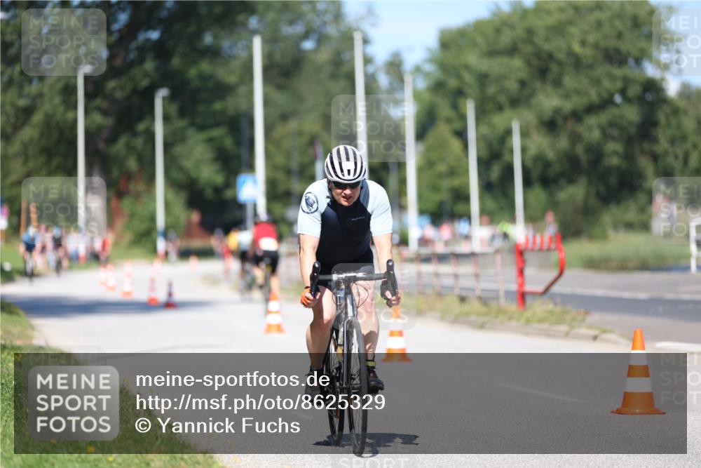 17.08.2025 - KN Förde Triathlon 2025 Yannick Fuchs http://msf.ph/oto/8625329 17.08.2025 11:47:33 Radfahren 285, 353, 382, 624, 629, 354, 368, 614, 623, 630, 635, 639 meine-sportfotos.de