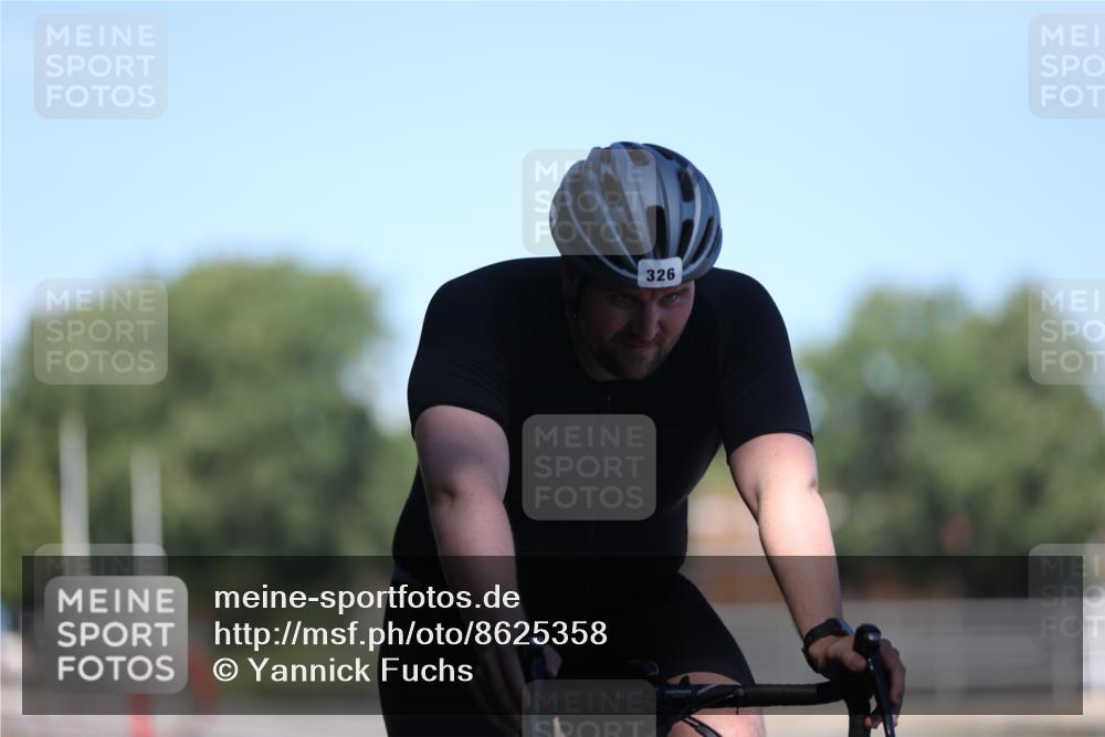 17.08.2025 - KN Förde Triathlon 2025 Yannick Fuchs http://msf.ph/oto/8625358 17.08.2025 11:47:56 Radfahren 326, 352, 627, 352, 361, 372, 601, 609, 626, 636 meine-sportfotos.de