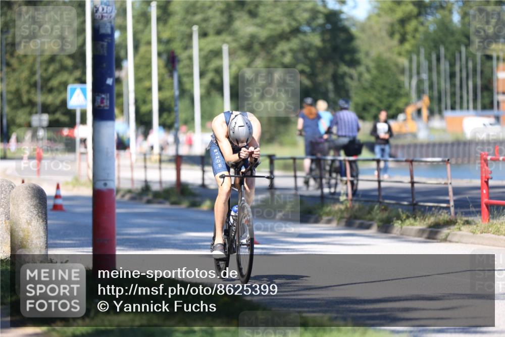 17.08.2025 - KN Förde Triathlon 2025 Yannick Fuchs http://msf.ph/oto/8625399 17.08.2025 12:43:26 Radfahren 402, 408 meine-sportfotos.de