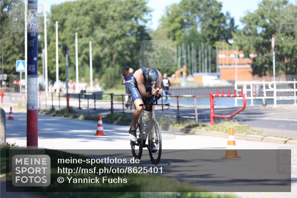 17.08.2025 - KN Förde Triathlon 2025 Yannick Fuchs http://msf.ph/oto/8625401 17.08.2025 12:43:26 Radfahren 402, 408 meine-sportfotos.de