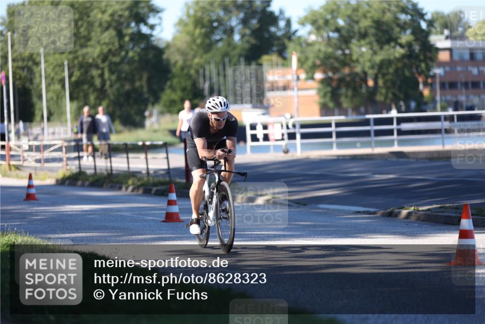 17.08.2025 - KN Förde Triathlon 2025 Yannick Fuchs http://msf.ph/oto/8628323 17.08.2025 15:26:18 Radfahren 13, 31, 33 meine-sportfotos.de
