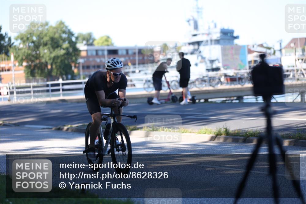 17.08.2025 - KN Förde Triathlon 2025 Yannick Fuchs http://msf.ph/oto/8628326 17.08.2025 15:26:19 Radfahren 13, 31, 33, 33 meine-sportfotos.de