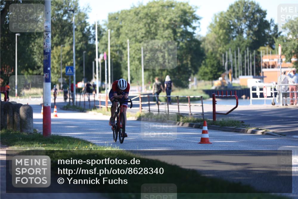 17.08.2025 - KN Förde Triathlon 2025 Yannick Fuchs http://msf.ph/oto/8628340 17.08.2025 15:27:55 Radfahren 31, 35 meine-sportfotos.de