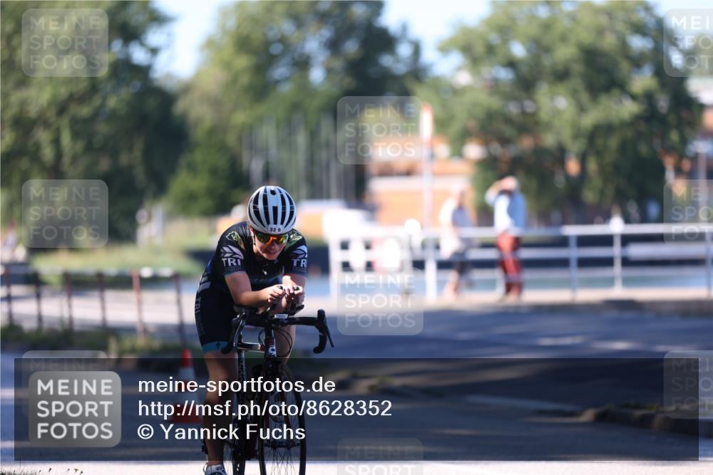 17.08.2025 - KN Förde Triathlon 2025 Yannick Fuchs http://msf.ph/oto/8628352 17.08.2025 15:28:21 Radfahren 24, 32, 22, 24 meine-sportfotos.de