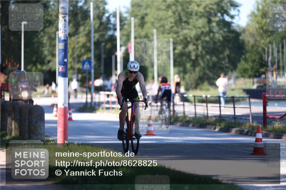 17.08.2025 - KN Förde Triathlon 2025 Yannick Fuchs http://msf.ph/oto/8628825 17.08.2025 14:56:01 Radfahren  meine-sportfotos.de
