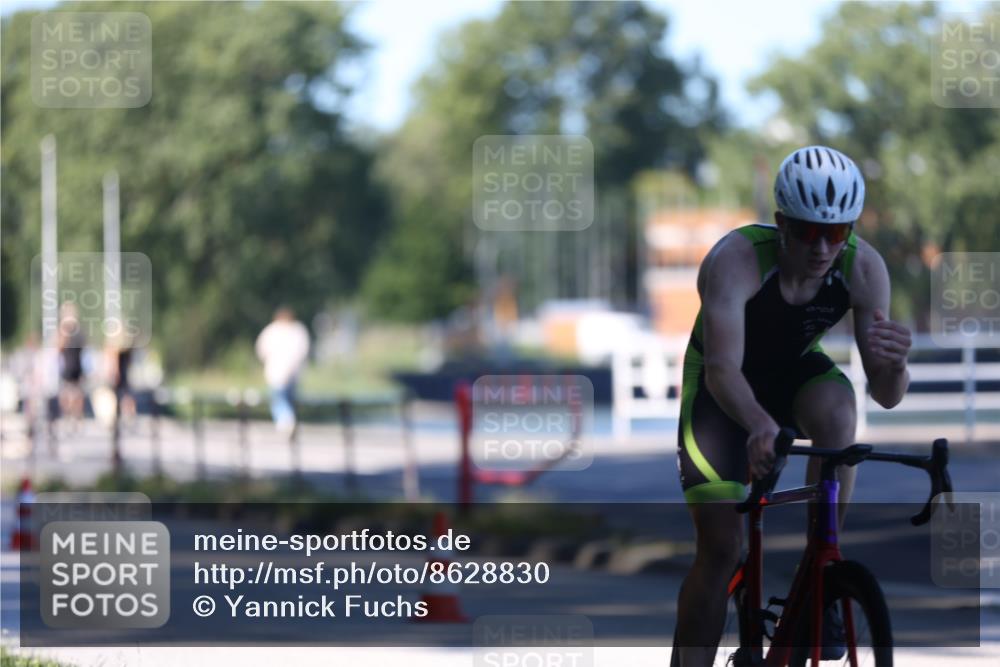 17.08.2025 - KN Förde Triathlon 2025 Yannick Fuchs http://msf.ph/oto/8628830 17.08.2025 14:56:02 Radfahren  meine-sportfotos.de