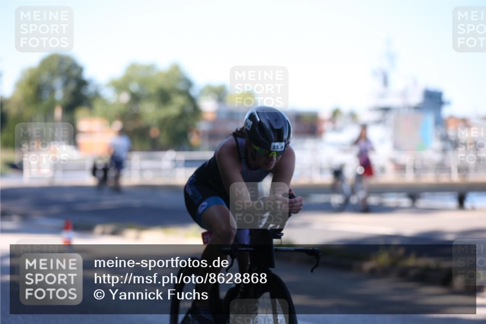 17.08.2025 - KN Förde Triathlon 2025 Yannick Fuchs http://msf.ph/oto/8628868 17.08.2025 15:05:24 Radfahren 25 meine-sportfotos.de