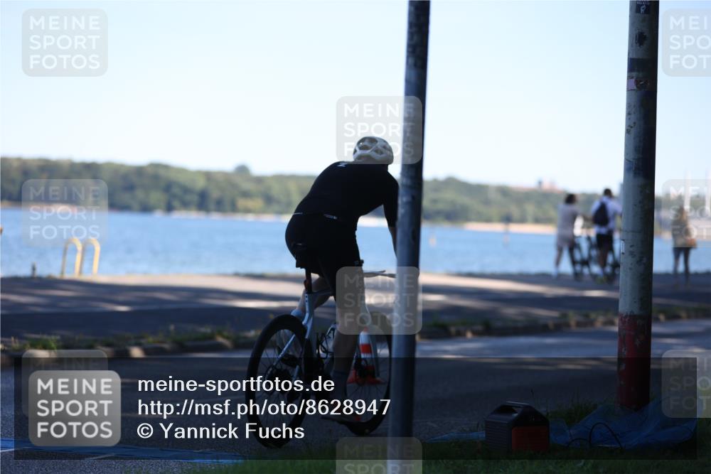 17.08.2025 - KN Förde Triathlon 2025 Yannick Fuchs http://msf.ph/oto/8628947 17.08.2025 15:20:58 Radfahren  meine-sportfotos.de