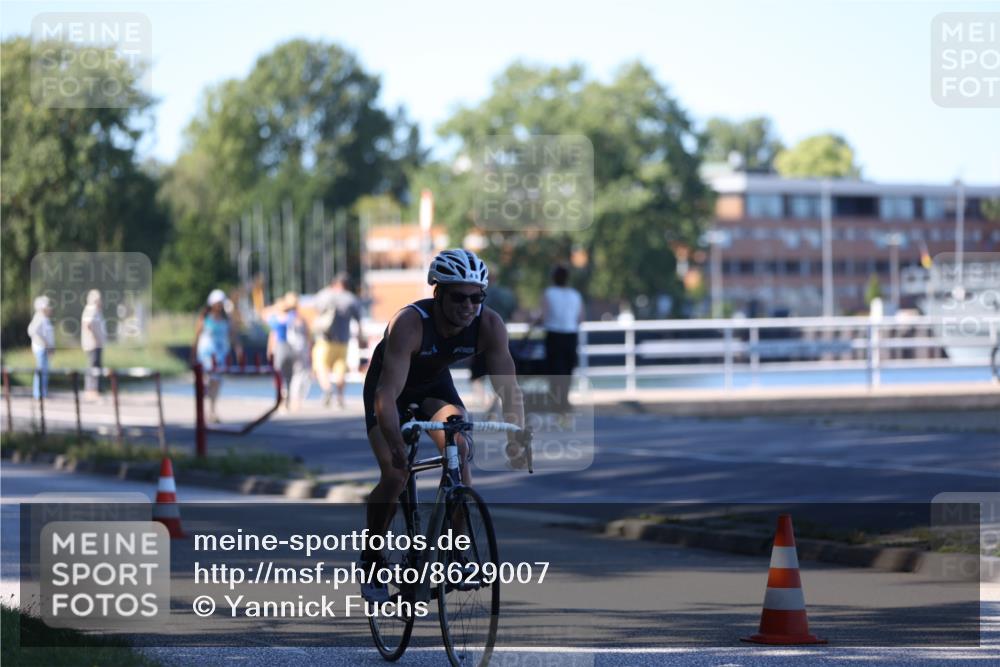 17.08.2025 - KN Förde Triathlon 2025 Yannick Fuchs http://msf.ph/oto/8629007 17.08.2025 15:23:26 Radfahren  meine-sportfotos.de