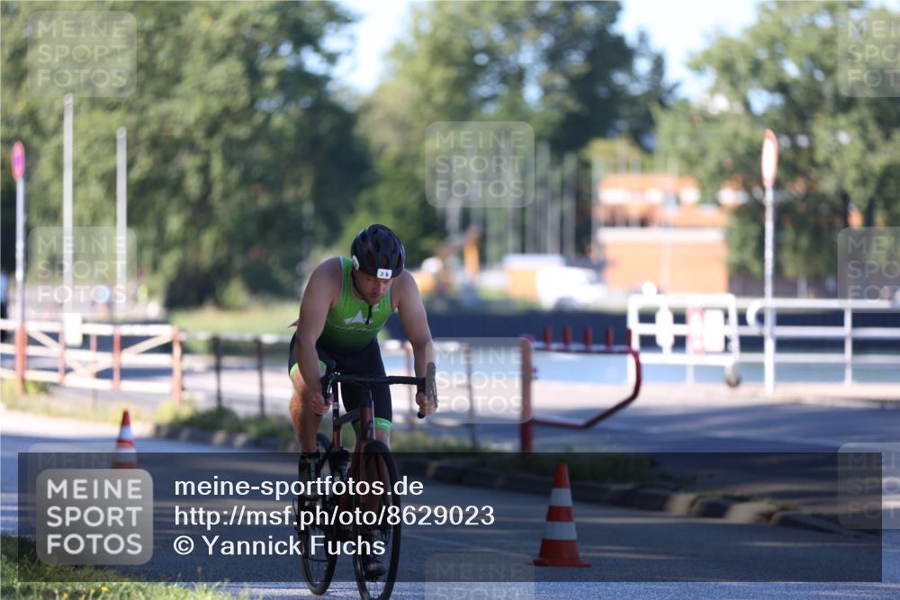 17.08.2025 - KN Förde Triathlon 2025 Yannick Fuchs http://msf.ph/oto/8629023 17.08.2025 15:25:47 Radfahren  meine-sportfotos.de