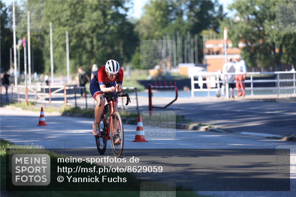 17.08.2025 - KN Förde Triathlon 2025 Yannick Fuchs http://msf.ph/oto/8629059 17.08.2025 15:27:55 Radfahren  meine-sportfotos.de