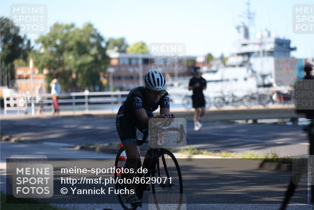 17.08.2025 - KN Förde Triathlon 2025 Yannick Fuchs http://msf.ph/oto/8629071 17.08.2025 15:28:21 Radfahren  meine-sportfotos.de