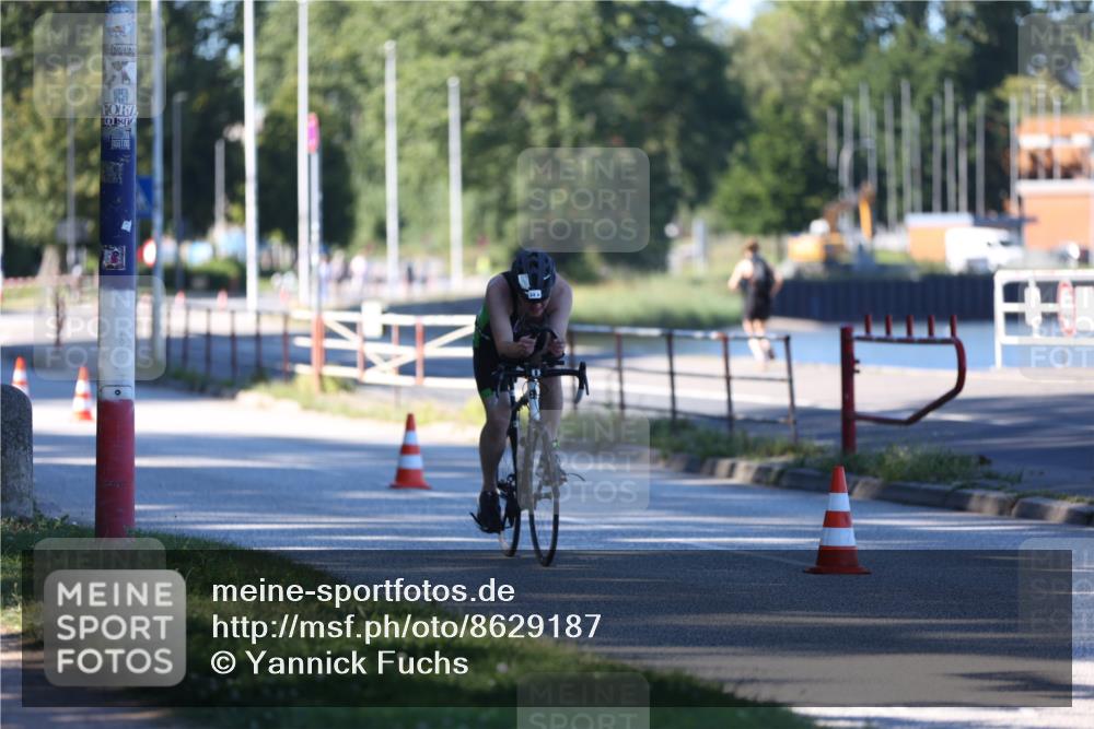 17.08.2025 - KN Förde Triathlon 2025 Yannick Fuchs http://msf.ph/oto/8629187 17.08.2025 15:36:20 Radfahren  meine-sportfotos.de