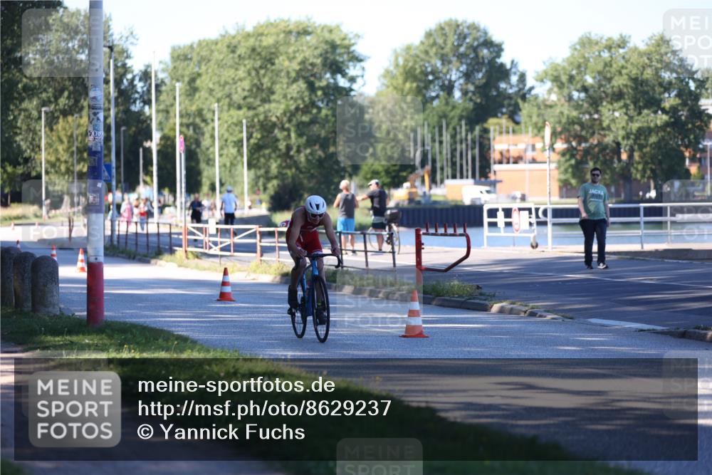 17.08.2025 - KN Förde Triathlon 2025 Yannick Fuchs http://msf.ph/oto/8629237 17.08.2025 15:41:41 Radfahren  meine-sportfotos.de