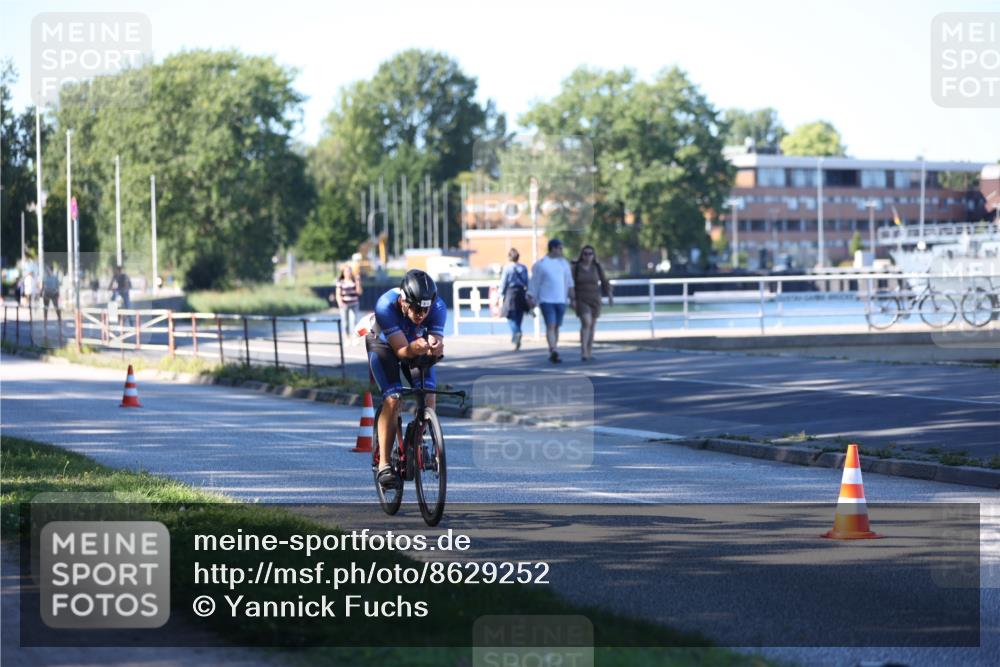 17.08.2025 - KN Förde Triathlon 2025 Yannick Fuchs http://msf.ph/oto/8629252 17.08.2025 15:44:28 Radfahren  meine-sportfotos.de