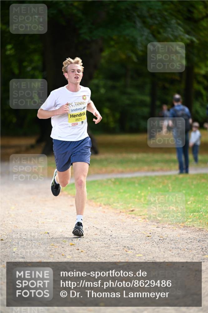 31.08.2025 - 21. Blankeneser Heldenlauf Dr. Thomas Lammeyer http://msf.ph/oto/8629486 31.08.2025 10:06:01 Laufen 2571 meine-sportfotos.de