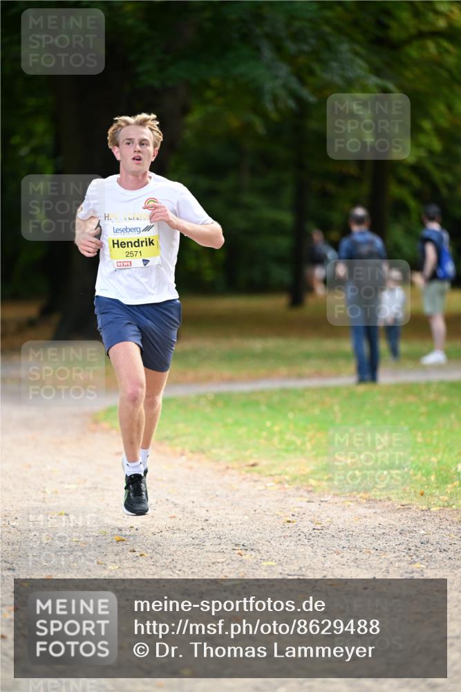 31.08.2025 - 21. Blankeneser Heldenlauf Dr. Thomas Lammeyer http://msf.ph/oto/8629488 31.08.2025 10:06:01 Laufen 2571 meine-sportfotos.de