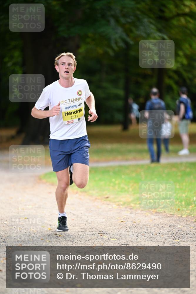 31.08.2025 - 21. Blankeneser Heldenlauf Dr. Thomas Lammeyer http://msf.ph/oto/8629490 31.08.2025 10:06:01 Laufen 2571 meine-sportfotos.de