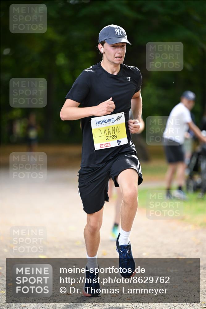 31.08.2025 - 21. Blankeneser Heldenlauf Dr. Thomas Lammeyer http://msf.ph/oto/8629762 31.08.2025 10:08:42 Laufen 2728 meine-sportfotos.de