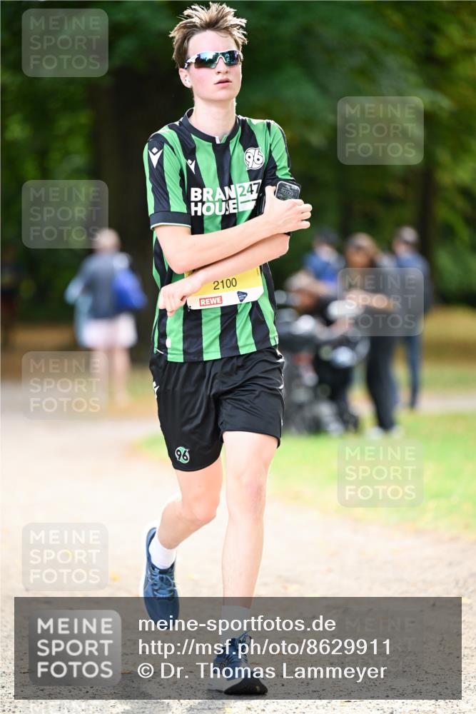 31.08.2025 - 21. Blankeneser Heldenlauf Dr. Thomas Lammeyer http://msf.ph/oto/8629911 31.08.2025 10:09:38 Laufen 96, 247, 10, 09, 2100, 96 meine-sportfotos.de