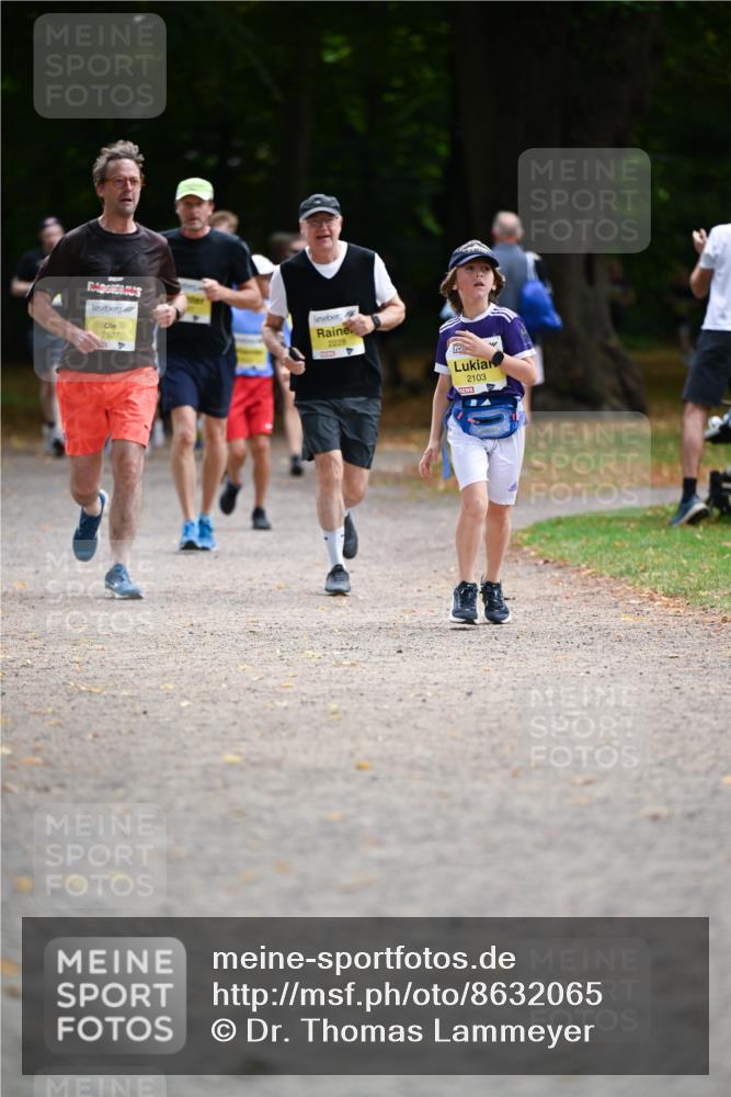 31.08.2025 - 21. Blankeneser Heldenlauf Dr. Thomas Lammeyer http://msf.ph/oto/8632065 31.08.2025 10:19:36 Laufen 2627, 2228, 2103 meine-sportfotos.de
