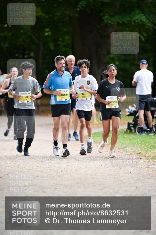 31.08.2025 - 21. Blankeneser Heldenlauf Dr. Thomas Lammeyer http://msf.ph/oto/8632531 31.08.2025 10:21:33 Laufen 2438, 2442, 2439, 04, 2441 meine-sportfotos.de