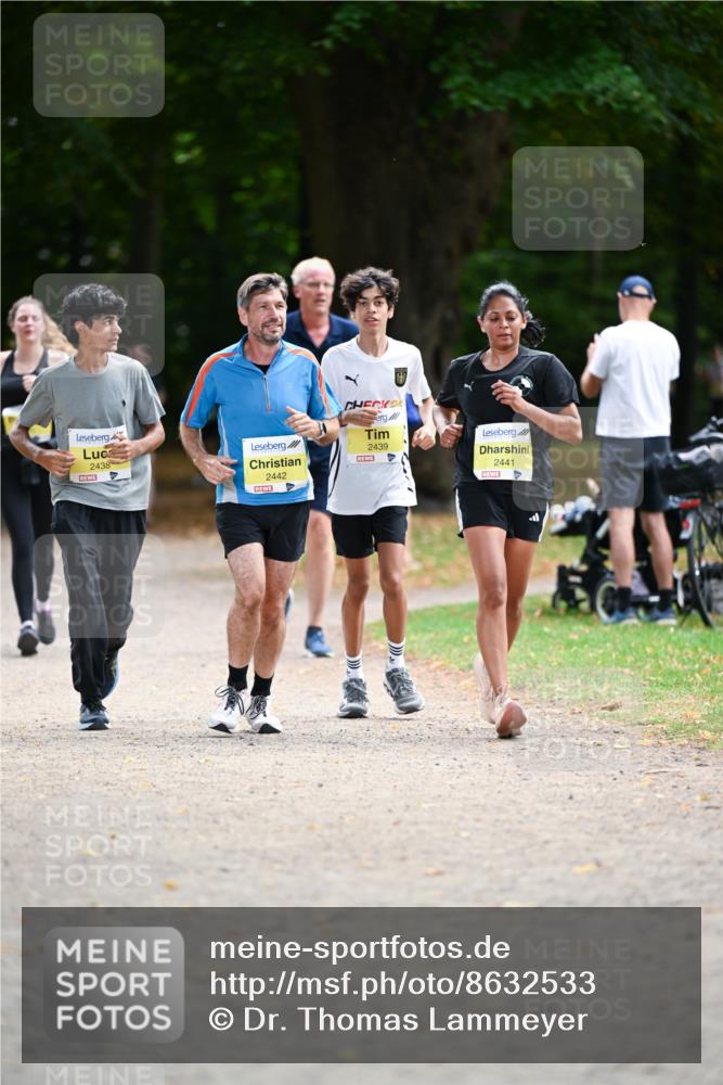 31.08.2025 - 21. Blankeneser Heldenlauf Dr. Thomas Lammeyer http://msf.ph/oto/8632533 31.08.2025 10:21:33 Laufen 2438, 2442, 2439, 2441 meine-sportfotos.de