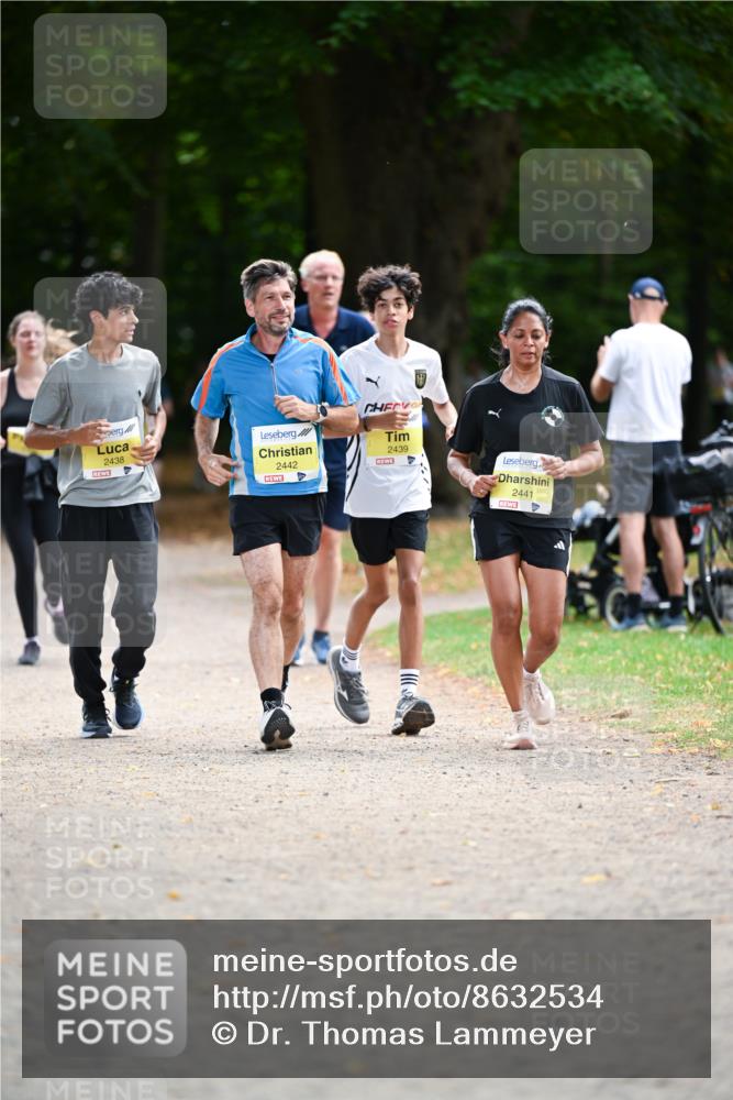 31.08.2025 - 21. Blankeneser Heldenlauf Dr. Thomas Lammeyer http://msf.ph/oto/8632534 31.08.2025 10:21:33 Laufen 2438, 2442, 2439, 2441 meine-sportfotos.de