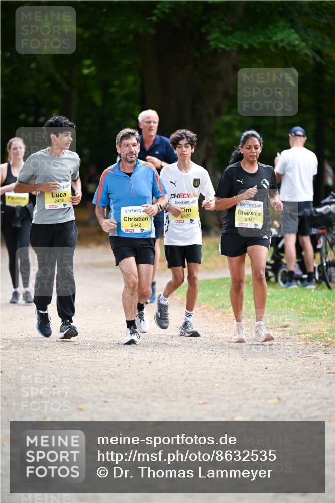 31.08.2025 - 21. Blankeneser Heldenlauf Dr. Thomas Lammeyer http://msf.ph/oto/8632535 31.08.2025 10:21:33 Laufen 2438, 2442, 4, 2439, 2441 meine-sportfotos.de
