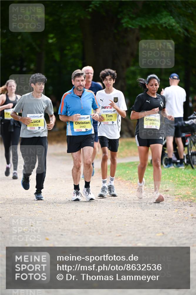 31.08.2025 - 21. Blankeneser Heldenlauf Dr. Thomas Lammeyer http://msf.ph/oto/8632536 31.08.2025 10:21:34 Laufen 2438, 2442, 4, 2439, 2441 meine-sportfotos.de