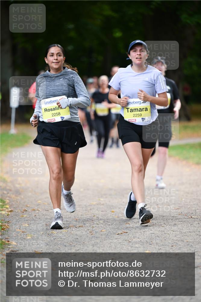 31.08.2025 - 21. Blankeneser Heldenlauf Dr. Thomas Lammeyer http://msf.ph/oto/8632732 31.08.2025 10:22:19 Laufen 2258, 2259 meine-sportfotos.de