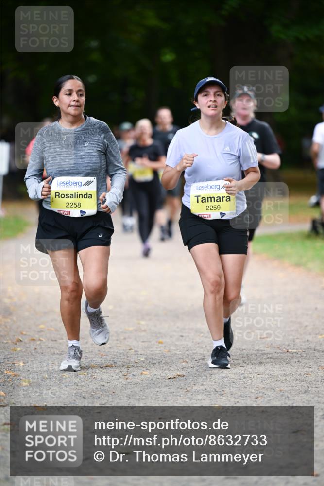 31.08.2025 - 21. Blankeneser Heldenlauf Dr. Thomas Lammeyer http://msf.ph/oto/8632733 31.08.2025 10:22:19 Laufen 2258, 2259 meine-sportfotos.de
