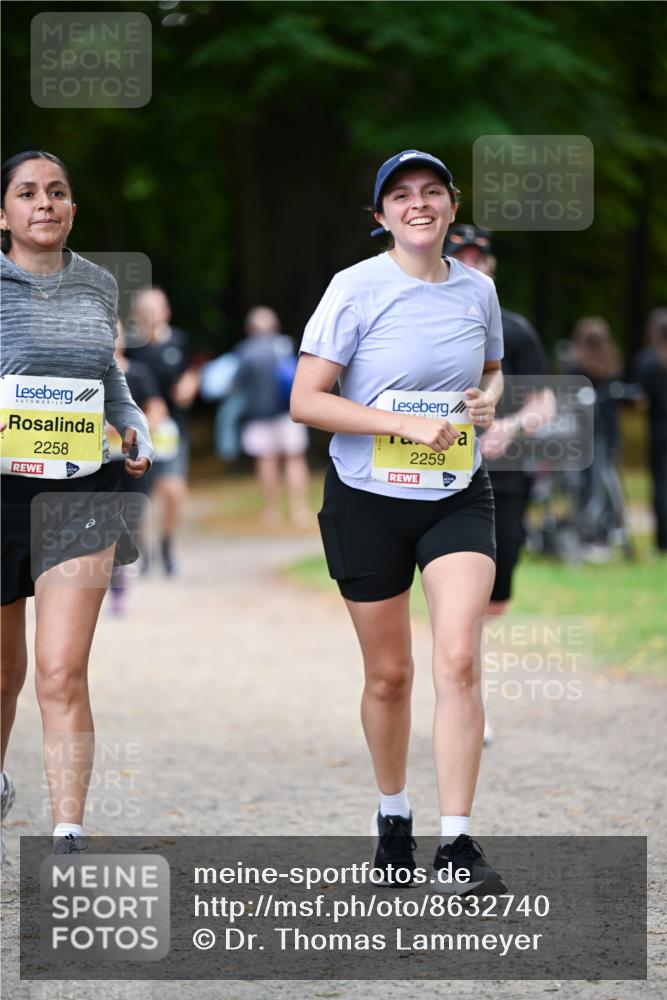 31.08.2025 - 21. Blankeneser Heldenlauf Dr. Thomas Lammeyer http://msf.ph/oto/8632740 31.08.2025 10:22:20 Laufen 2258, 2259 meine-sportfotos.de