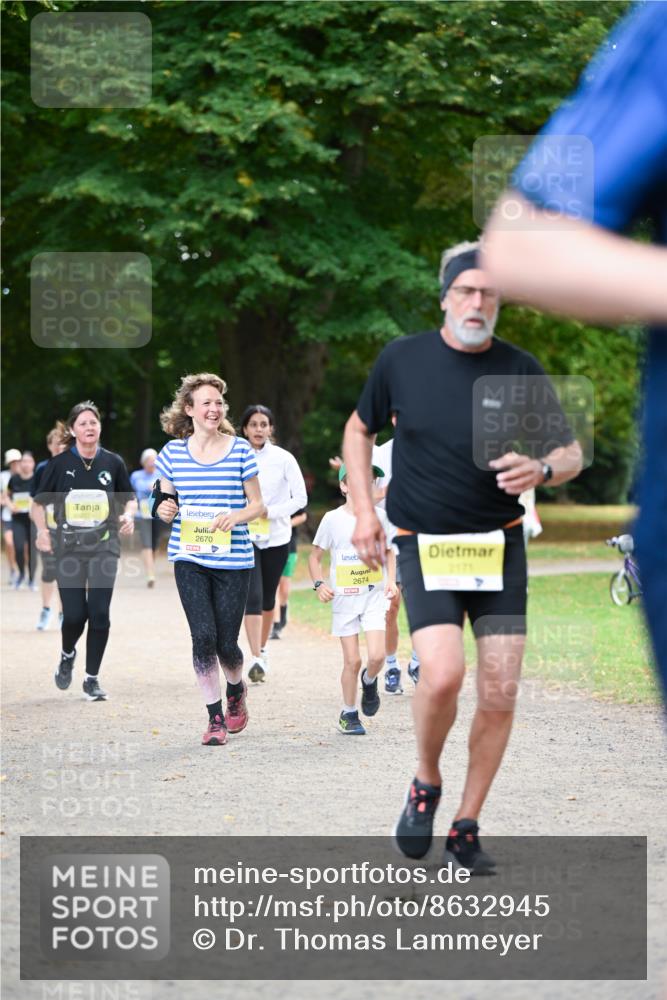 31.08.2025 - 21. Blankeneser Heldenlauf Dr. Thomas Lammeyer http://msf.ph/oto/8632945 31.08.2025 10:23:01 Laufen 2670, 2674, 2171 meine-sportfotos.de
