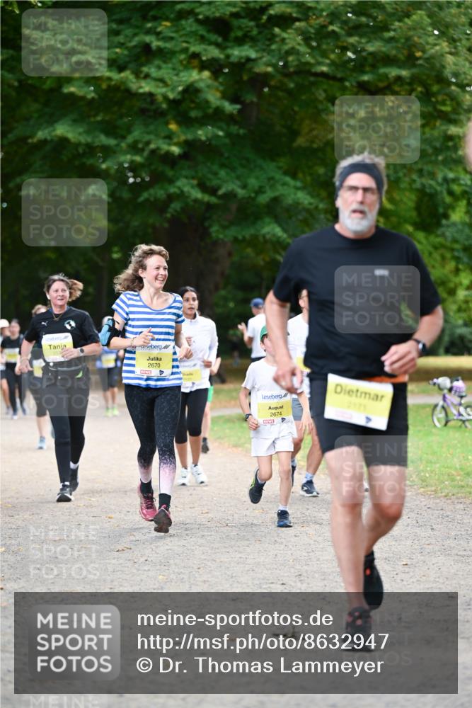 31.08.2025 - 21. Blankeneser Heldenlauf Dr. Thomas Lammeyer http://msf.ph/oto/8632947 31.08.2025 10:23:02 Laufen 2670, 2674, 2171 meine-sportfotos.de