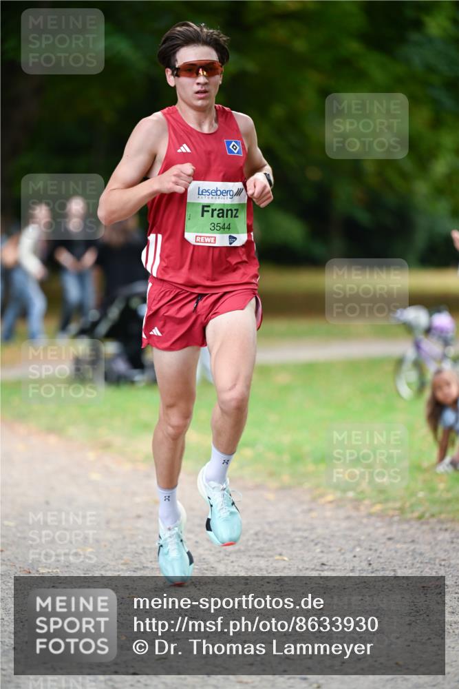 31.08.2025 - 21. Blankeneser Heldenlauf Dr. Thomas Lammeyer http://msf.ph/oto/8633930 31.08.2025 10:27:30 Laufen 90, 3544 meine-sportfotos.de