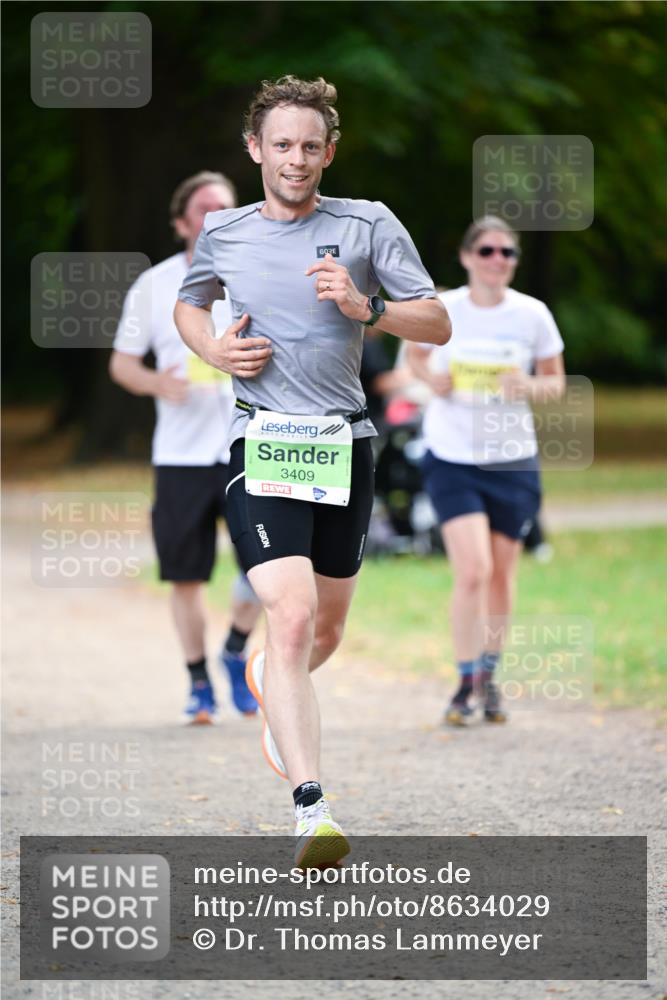 31.08.2025 - 21. Blankeneser Heldenlauf Dr. Thomas Lammeyer http://msf.ph/oto/8634029 31.08.2025 10:28:06 Laufen 3409 meine-sportfotos.de