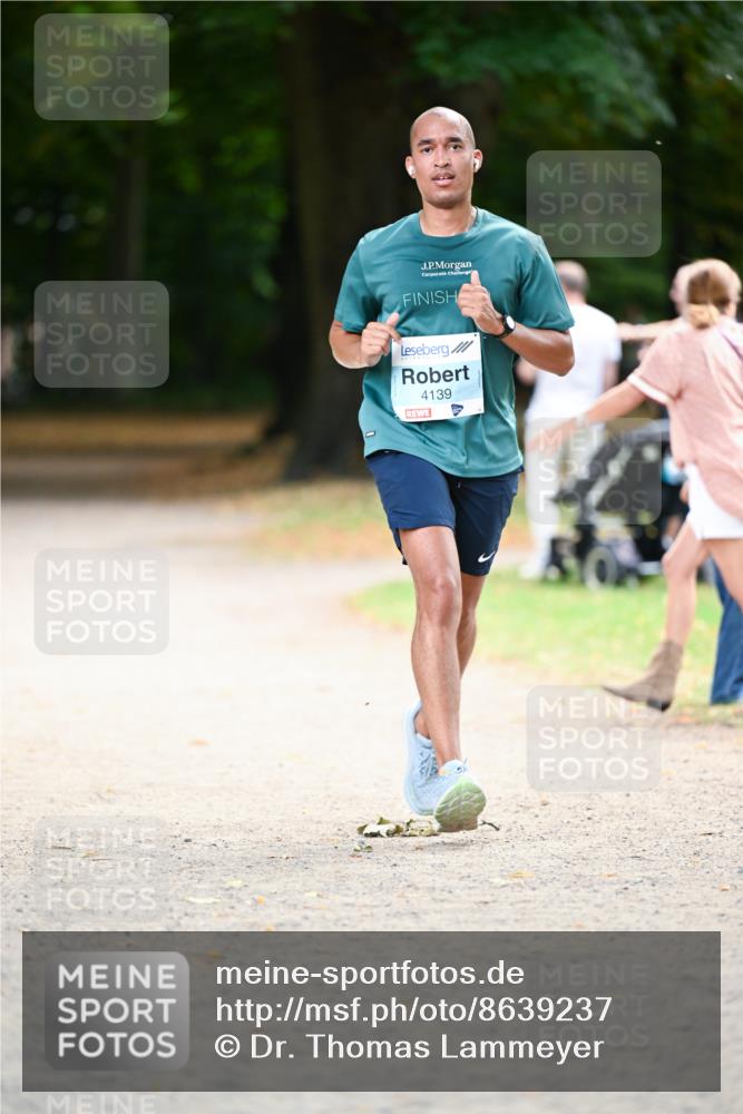 31.08.2025 - 21. Blankeneser Heldenlauf Dr. Thomas Lammeyer http://msf.ph/oto/8639237 31.08.2025 10:55:59 Laufen 4139 meine-sportfotos.de
