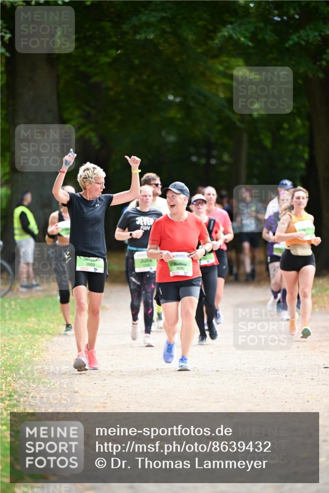 31.08.2025 - 21. Blankeneser Heldenlauf Dr. Thomas Lammeyer http://msf.ph/oto/8639432 31.08.2025 10:56:57 Laufen 3669, 3680 meine-sportfotos.de