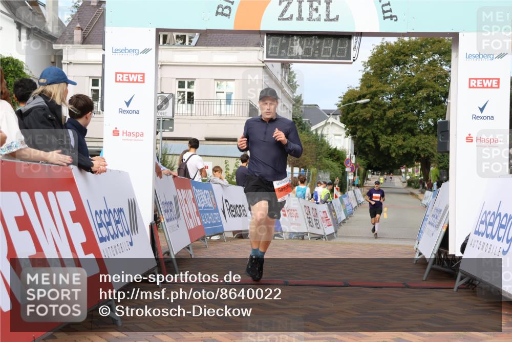 31.08.2025 - 21. Blankeneser Heldenlauf Strokosch-Dieckow http://msf.ph/oto/8640022 31.08.2025 09:45:36 Ziel 1148, 1027 meine-sportfotos.de