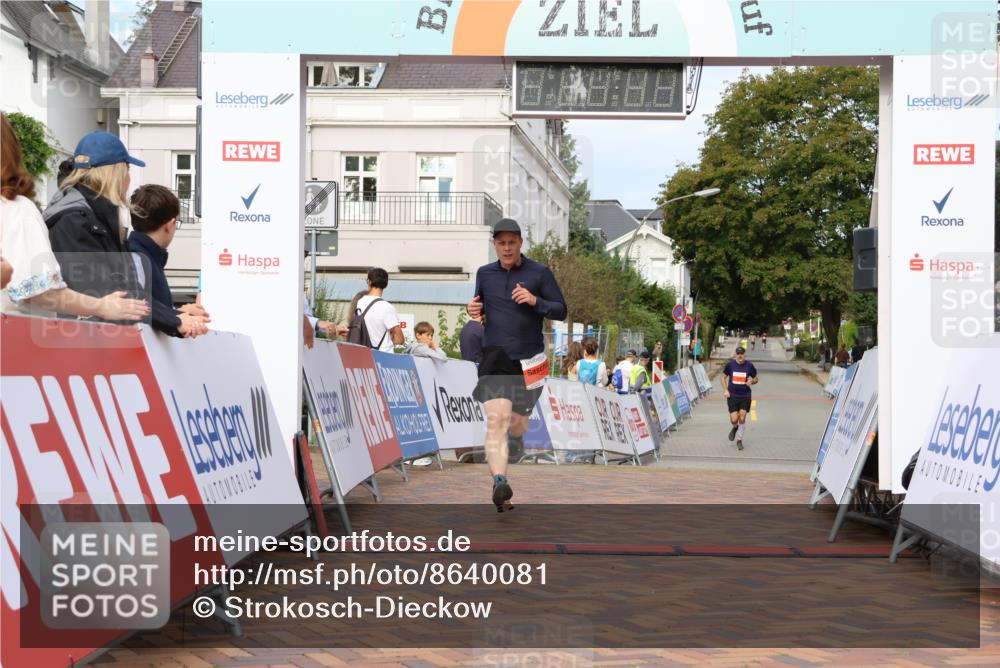 31.08.2025 - 21. Blankeneser Heldenlauf Strokosch-Dieckow http://msf.ph/oto/8640081 31.08.2025 09:45:35 Ziel 1148, 1027 meine-sportfotos.de