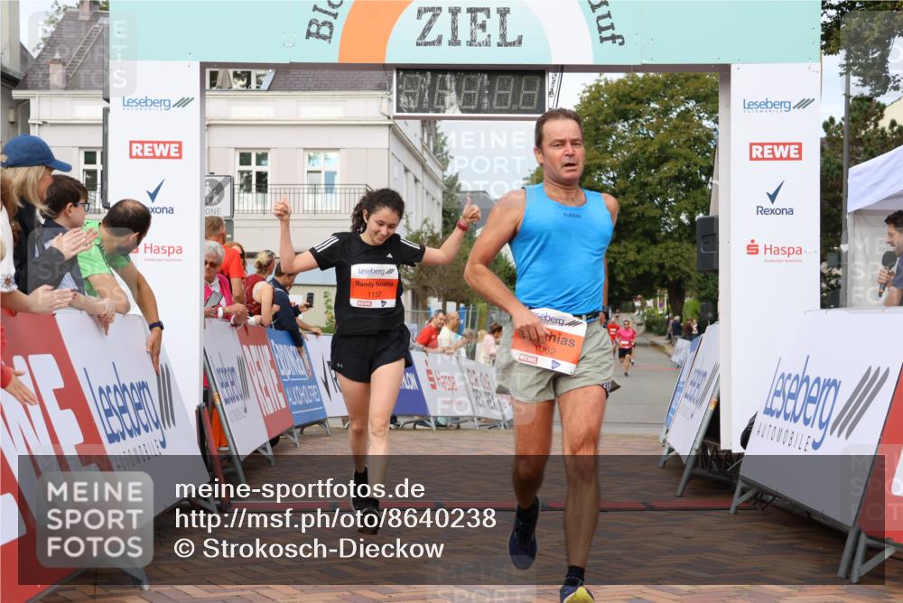 31.08.2025 - 21. Blankeneser Heldenlauf Strokosch-Dieckow http://msf.ph/oto/8640238 31.08.2025 09:41:03 Ziel 1056, 1121, 1137, 1062 meine-sportfotos.de