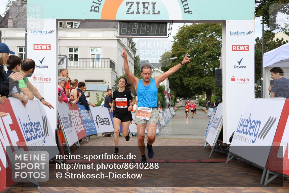 31.08.2025 - 21. Blankeneser Heldenlauf Strokosch-Dieckow http://msf.ph/oto/8640288 31.08.2025 09:41:02 Ziel 1056, 1121, 1137, 1062 meine-sportfotos.de