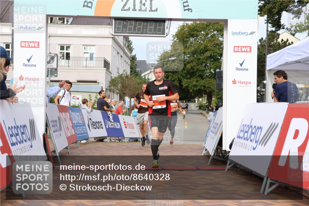31.08.2025 - 21. Blankeneser Heldenlauf Strokosch-Dieckow http://msf.ph/oto/8640328 31.08.2025 09:45:15 Ziel 1015, 1026, 1146 meine-sportfotos.de