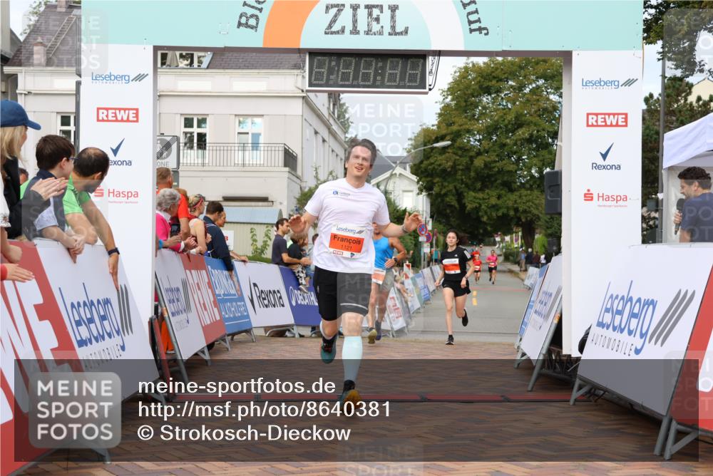 31.08.2025 - 21. Blankeneser Heldenlauf Strokosch-Dieckow http://msf.ph/oto/8640381 31.08.2025 09:41:00 Ziel 1056, 1151, 1121, 1137, 1062 meine-sportfotos.de