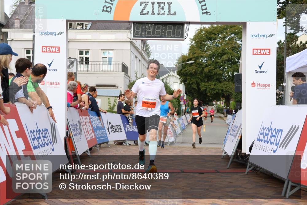 31.08.2025 - 21. Blankeneser Heldenlauf Strokosch-Dieckow http://msf.ph/oto/8640389 31.08.2025 09:41:00 Ziel 1056, 1151, 1121, 1137, 1062 meine-sportfotos.de