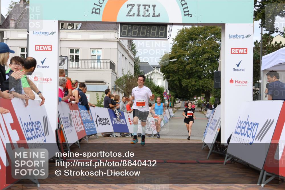31.08.2025 - 21. Blankeneser Heldenlauf Strokosch-Dieckow http://msf.ph/oto/8640432 31.08.2025 09:40:59 Ziel 1056, 1151, 1121, 1137, 1062 meine-sportfotos.de