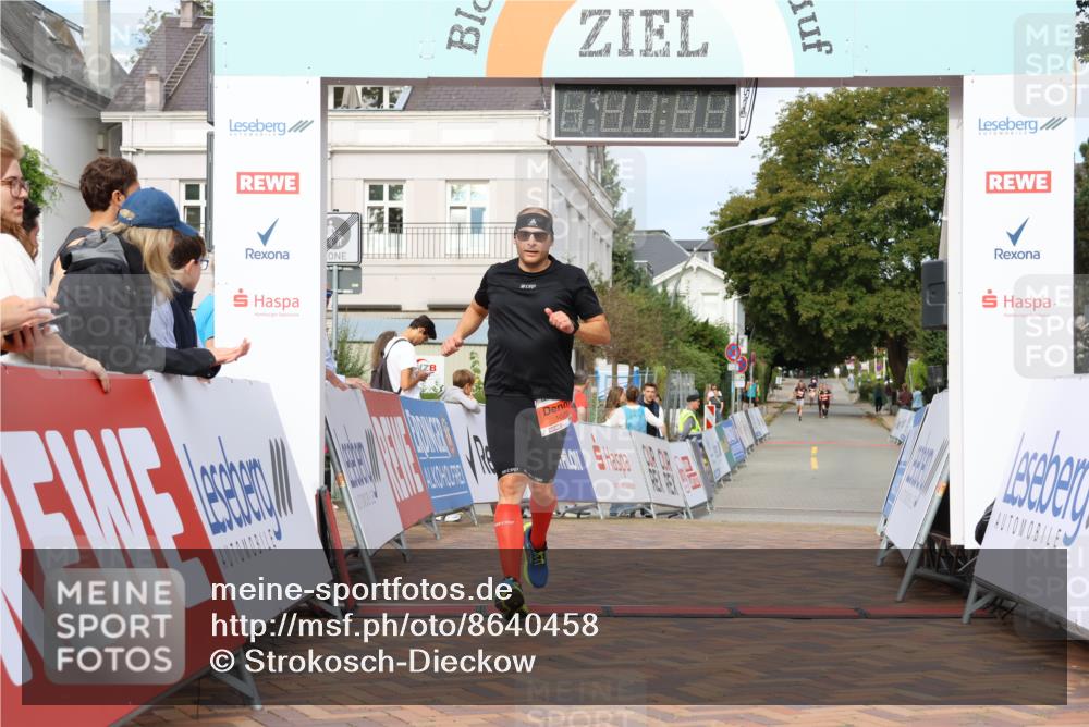 31.08.2025 - 21. Blankeneser Heldenlauf Strokosch-Dieckow http://msf.ph/oto/8640458 31.08.2025 09:44:59 Ziel 1025, 1096 meine-sportfotos.de