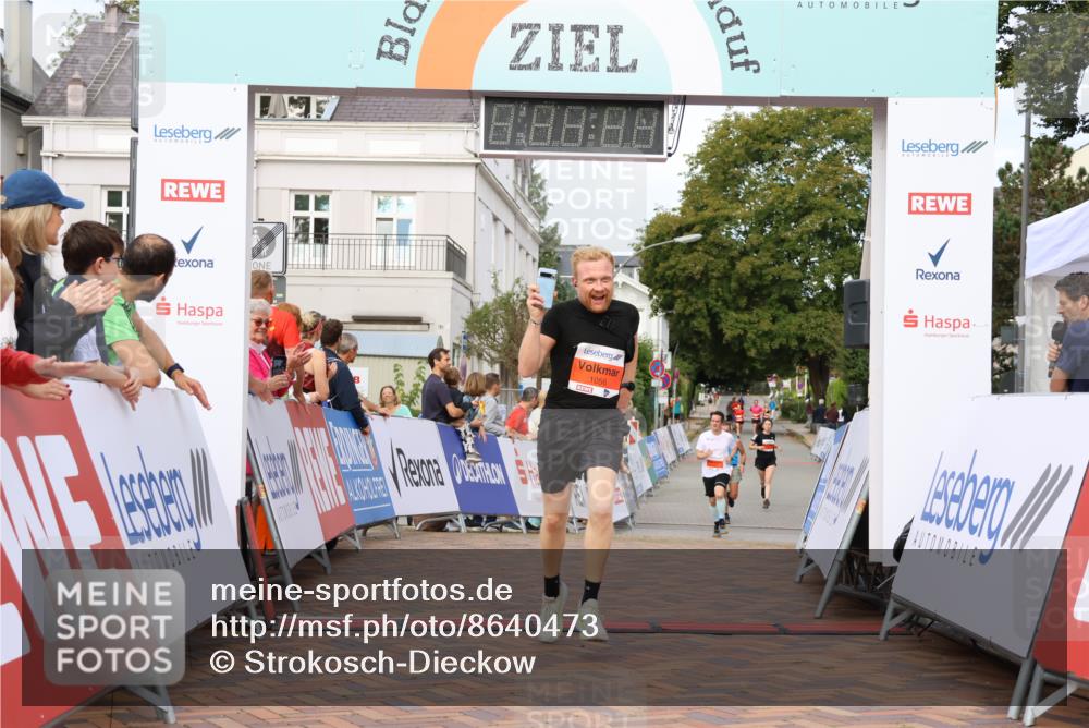 31.08.2025 - 21. Blankeneser Heldenlauf Strokosch-Dieckow http://msf.ph/oto/8640473 31.08.2025 09:40:55 Ziel 1056, 1151 meine-sportfotos.de